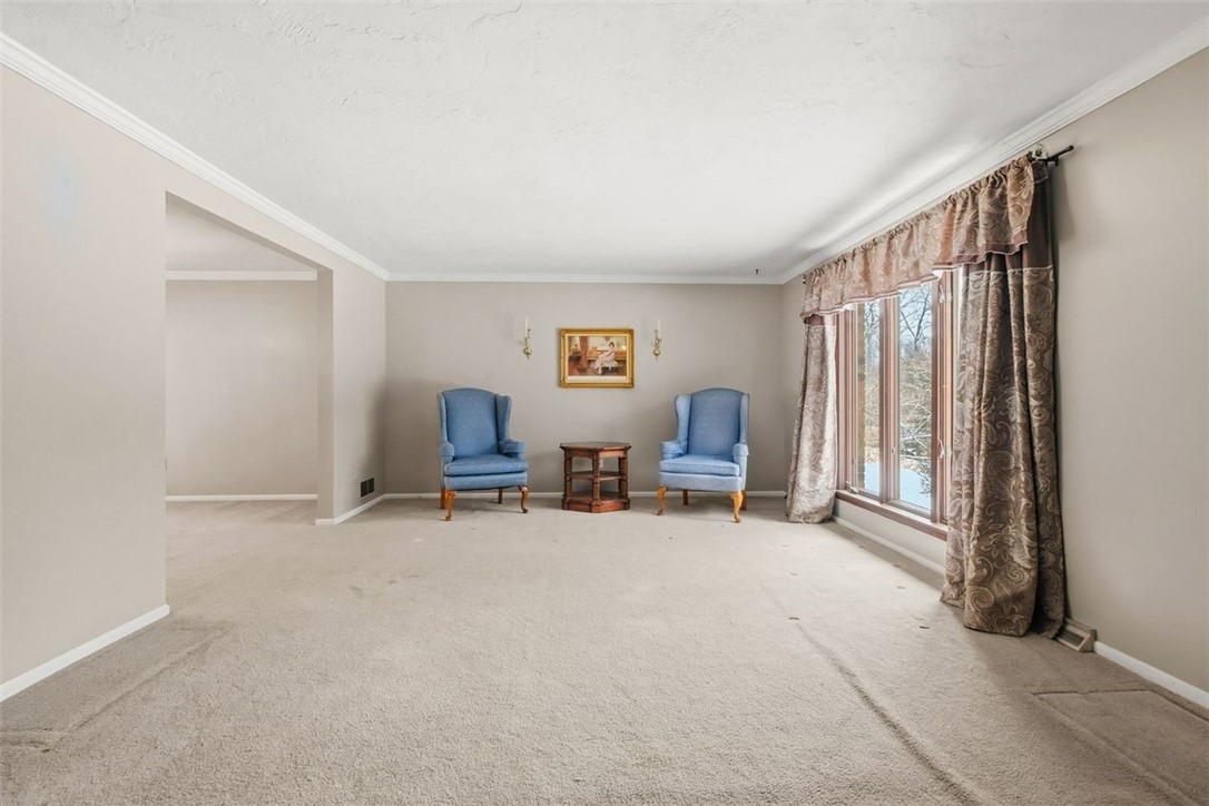 21 W Hillcrest Rd