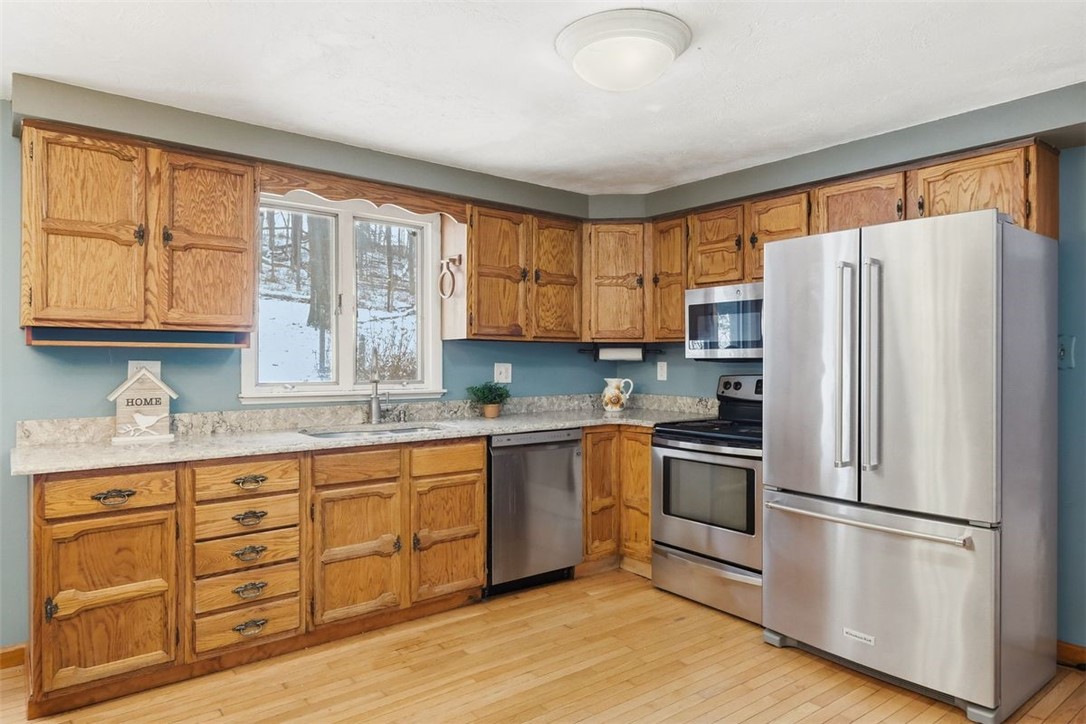 21 W Hillcrest Rd