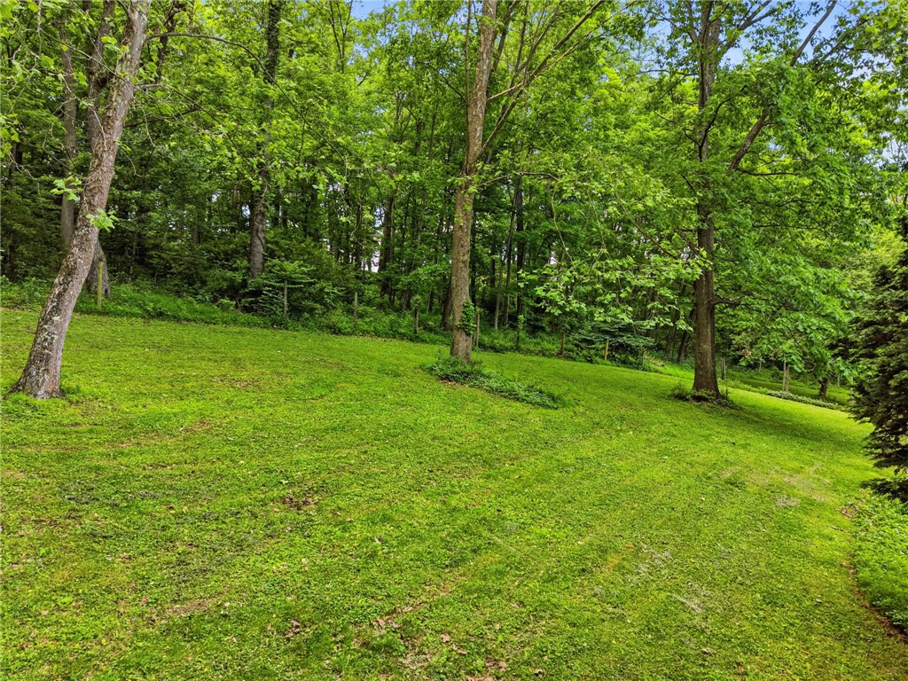 21 W Hillcrest Rd