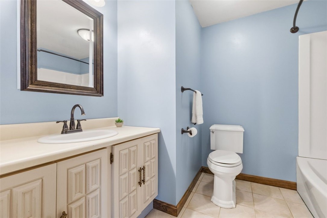 21 W Hillcrest Rd