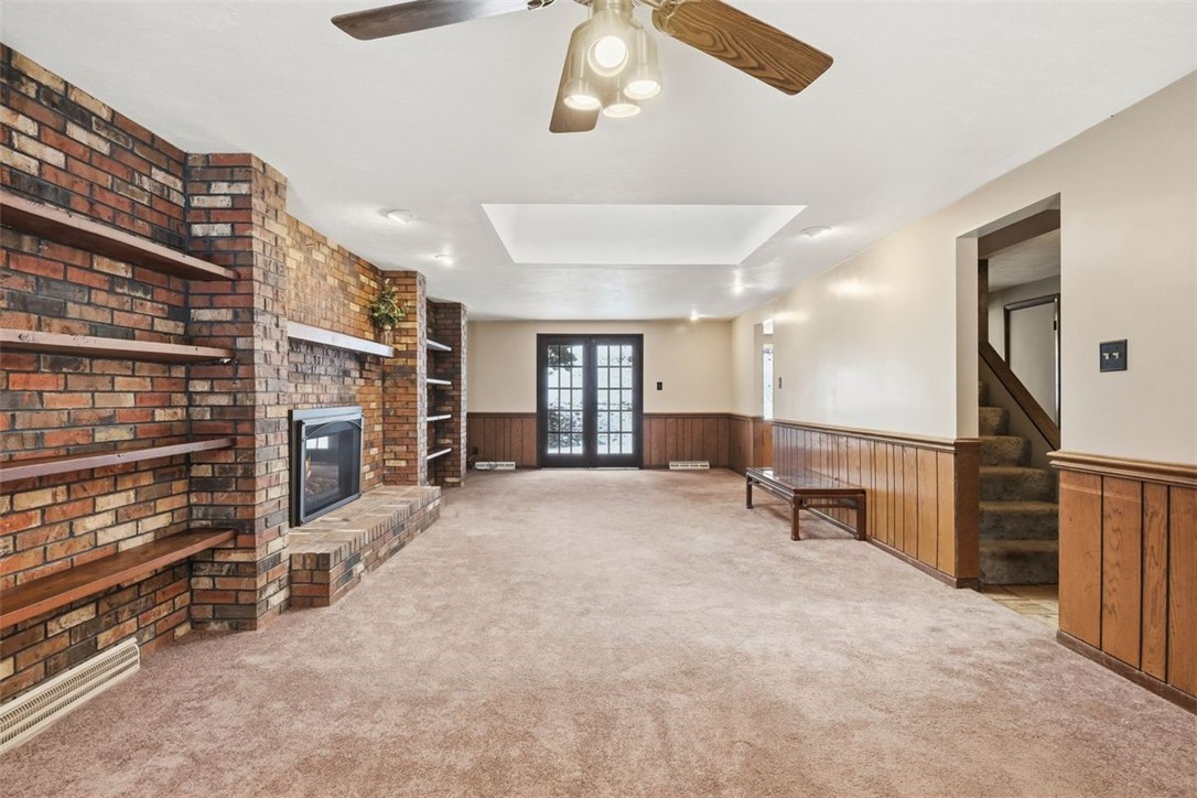 21 W Hillcrest Rd