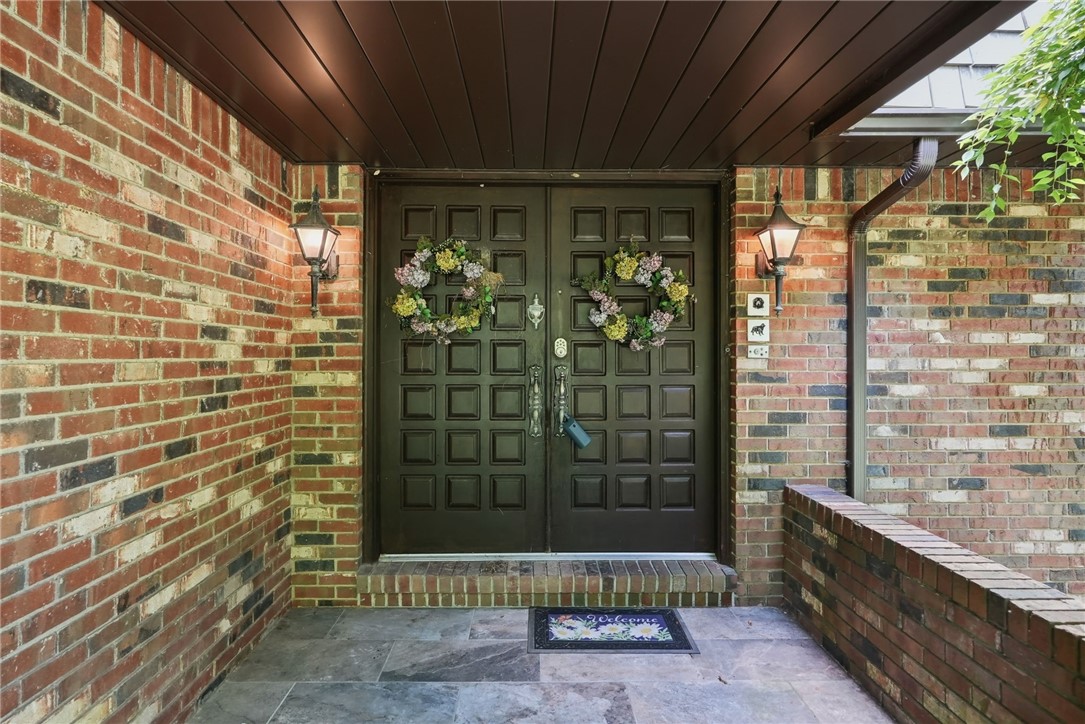 21 W Hillcrest Rd