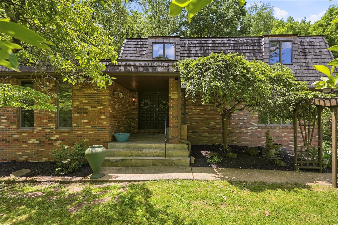 21 W Hillcrest Rd