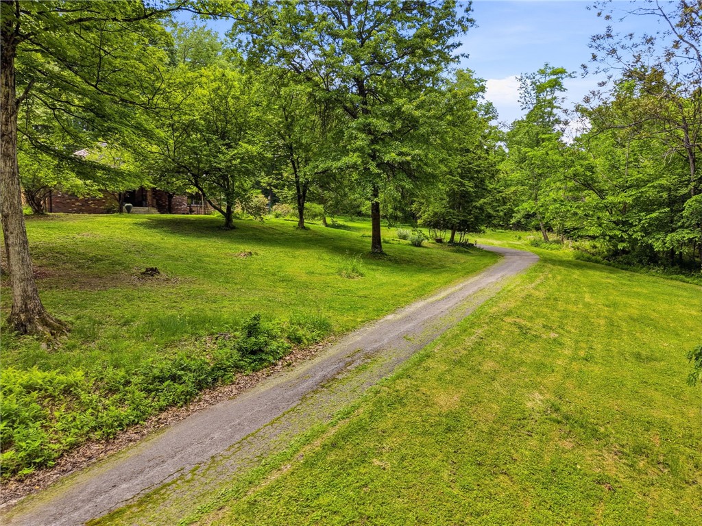 21 W Hillcrest Rd