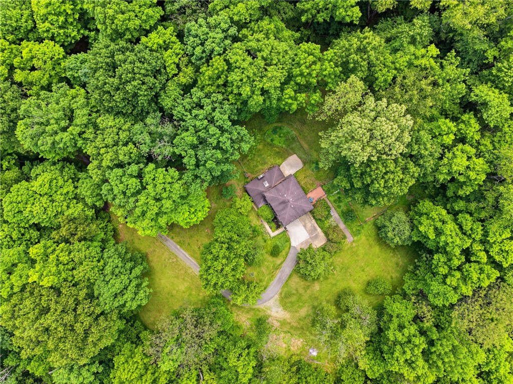 21 W Hillcrest Rd