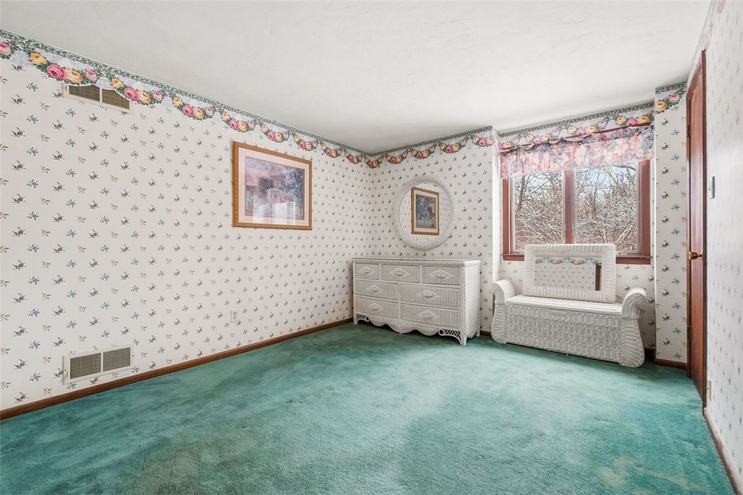 21 W Hillcrest Rd