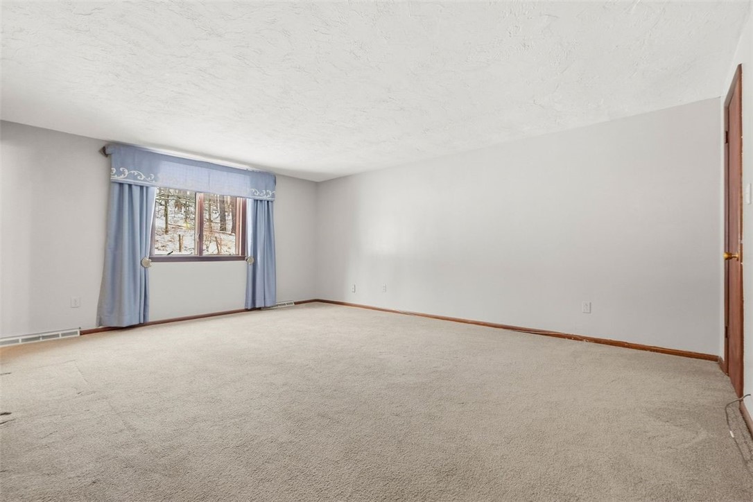 21 W Hillcrest Rd