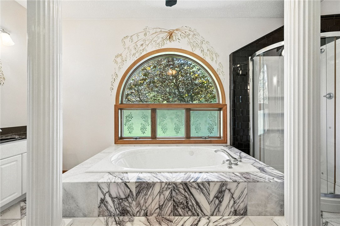 341 Paris Colliers Road