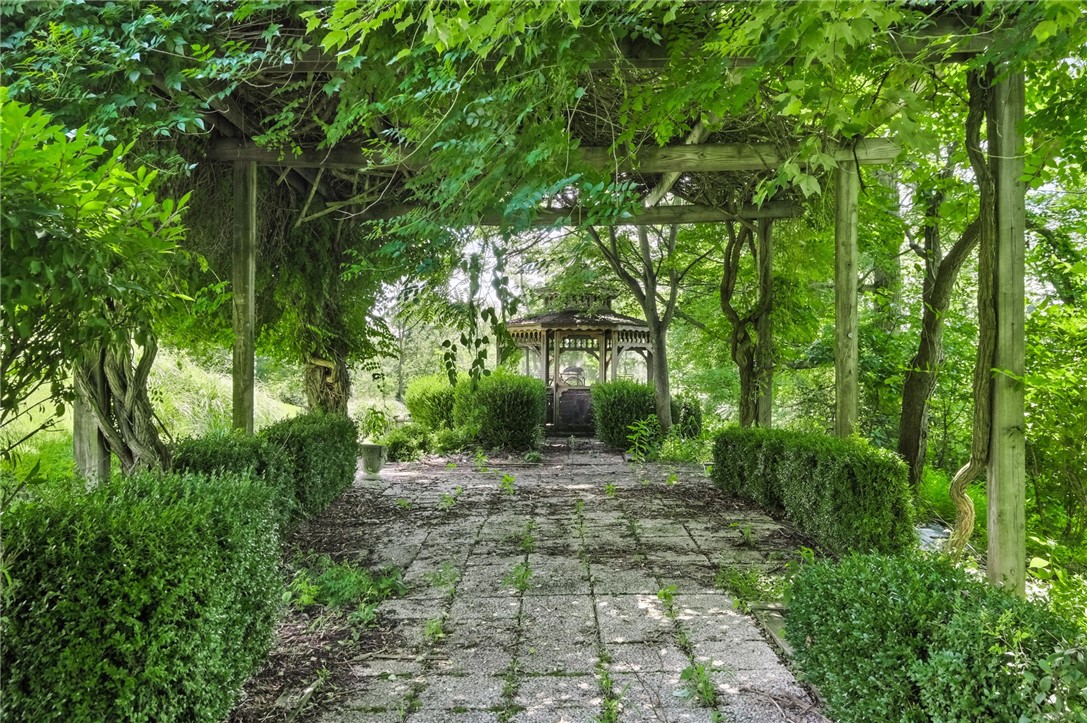 341 Paris Colliers Road