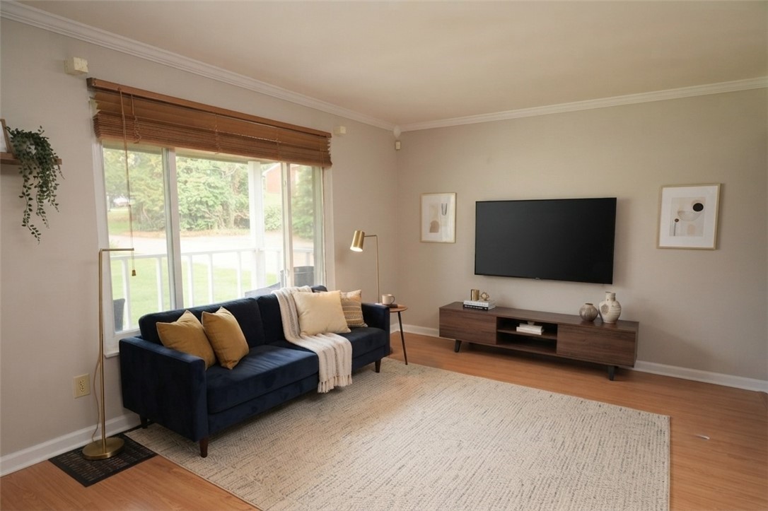 121 Glencoe Drive