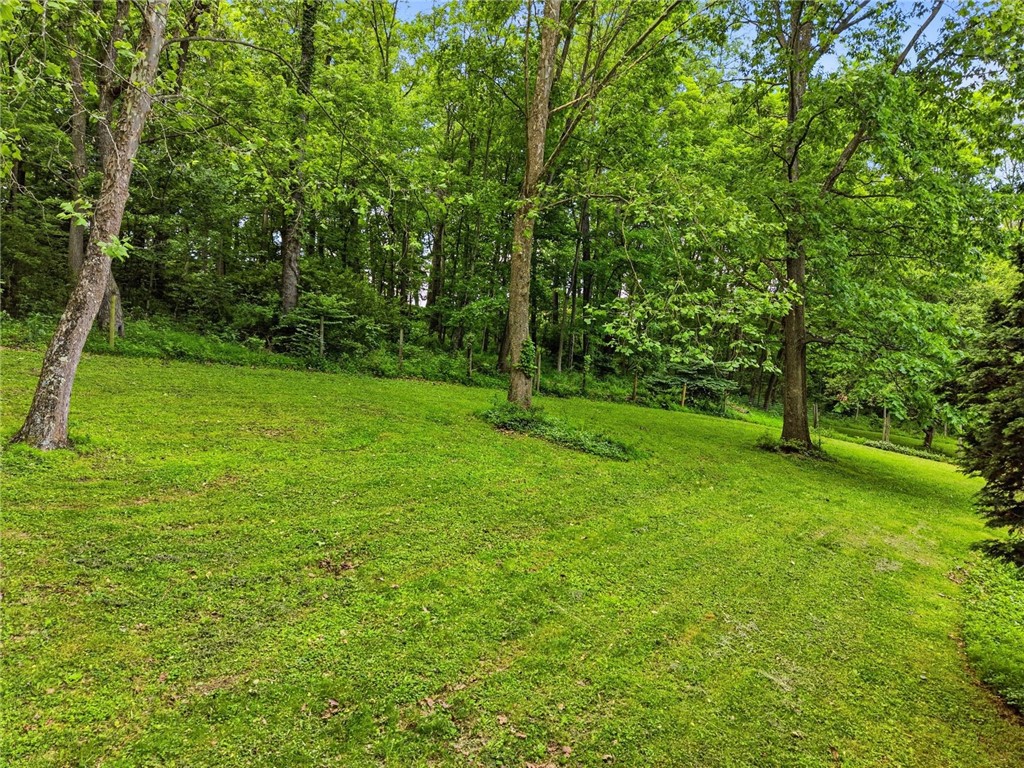 21 W Hillcrest Rd