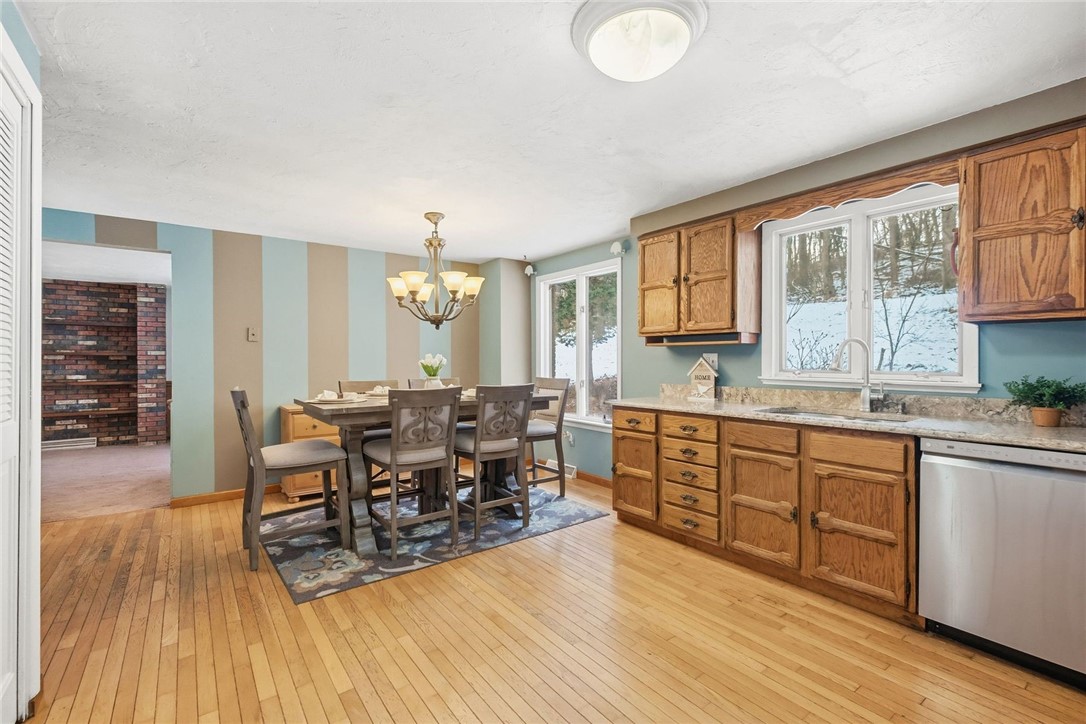 21 W Hillcrest Rd
