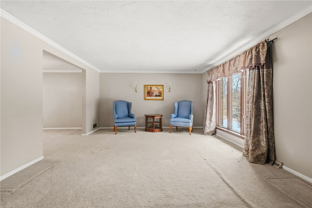 21 W Hillcrest Rd