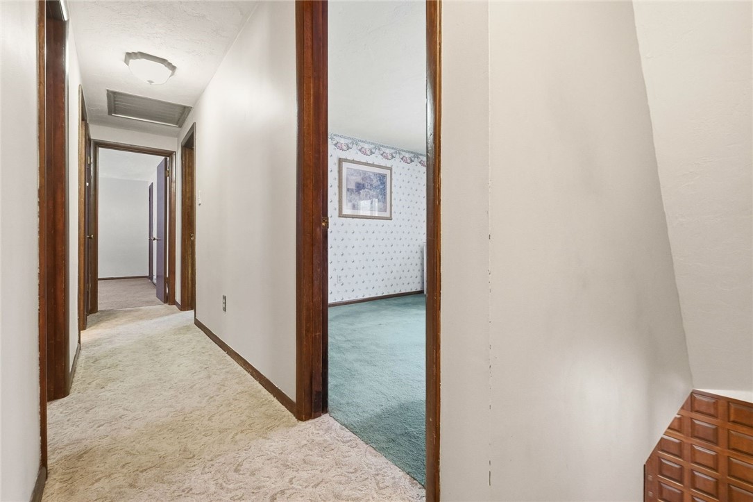 21 W Hillcrest Rd