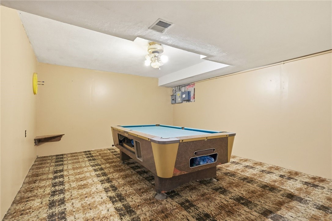 21 W Hillcrest Rd