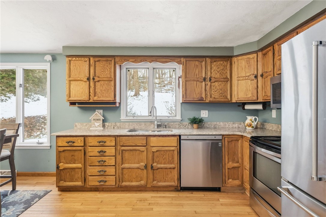 21 W Hillcrest Rd