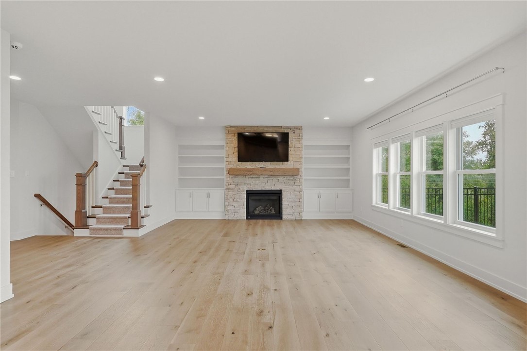 528 Harvest View Dr