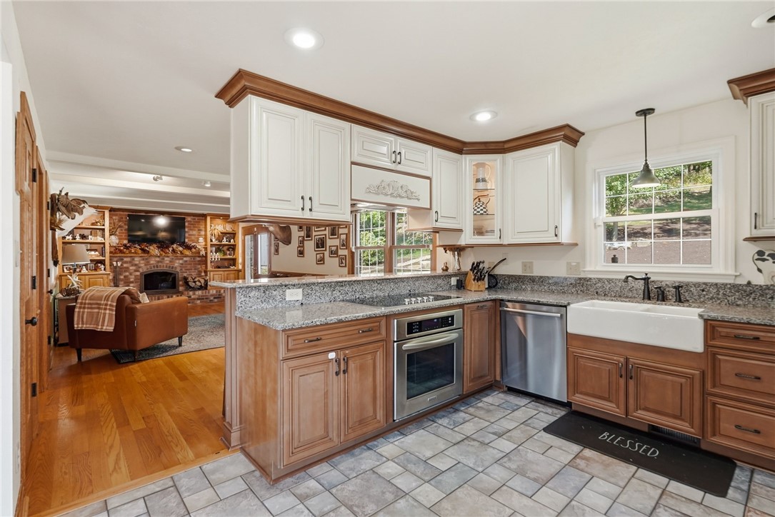 113 Woodside Dr