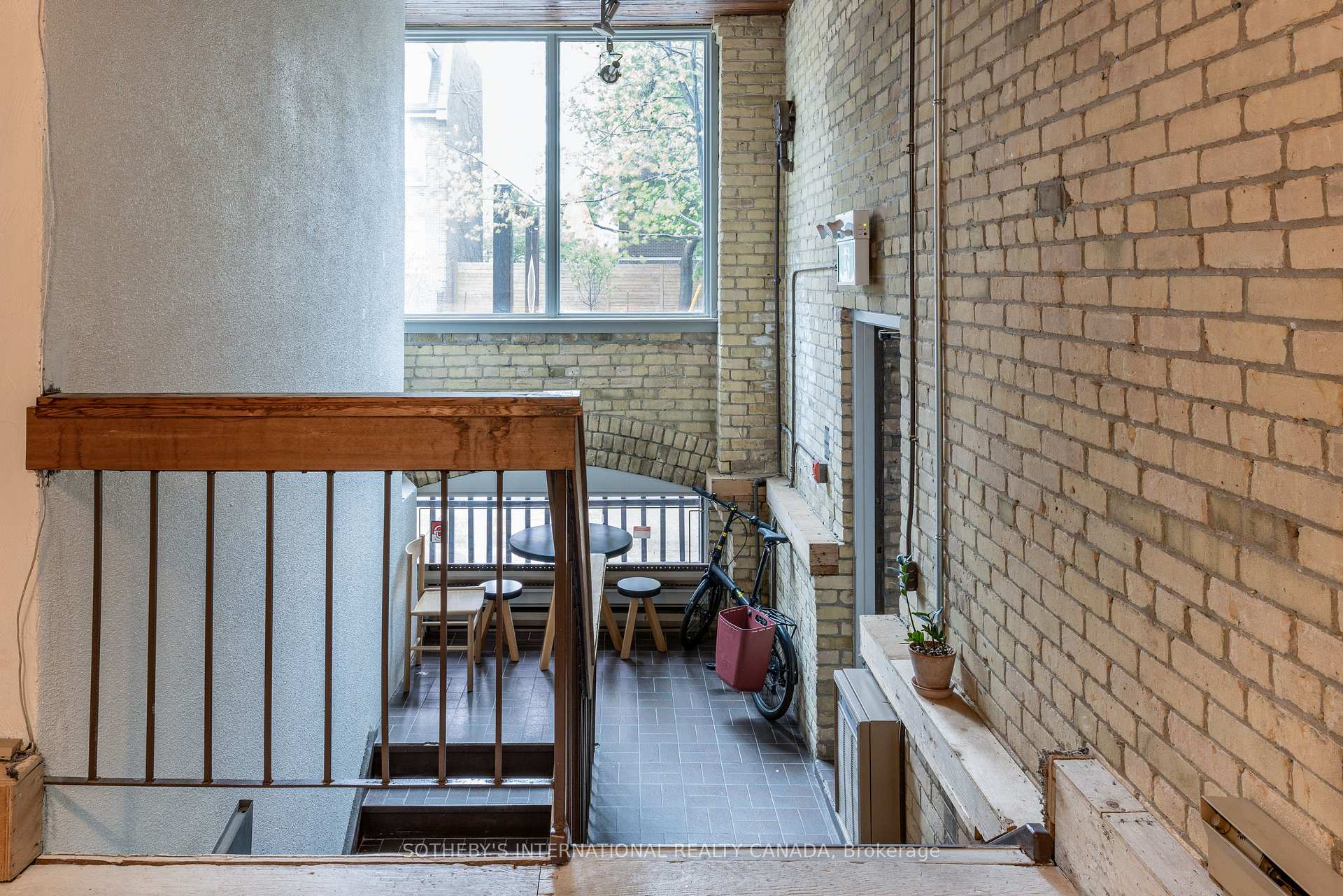 18 Gloucester Lane