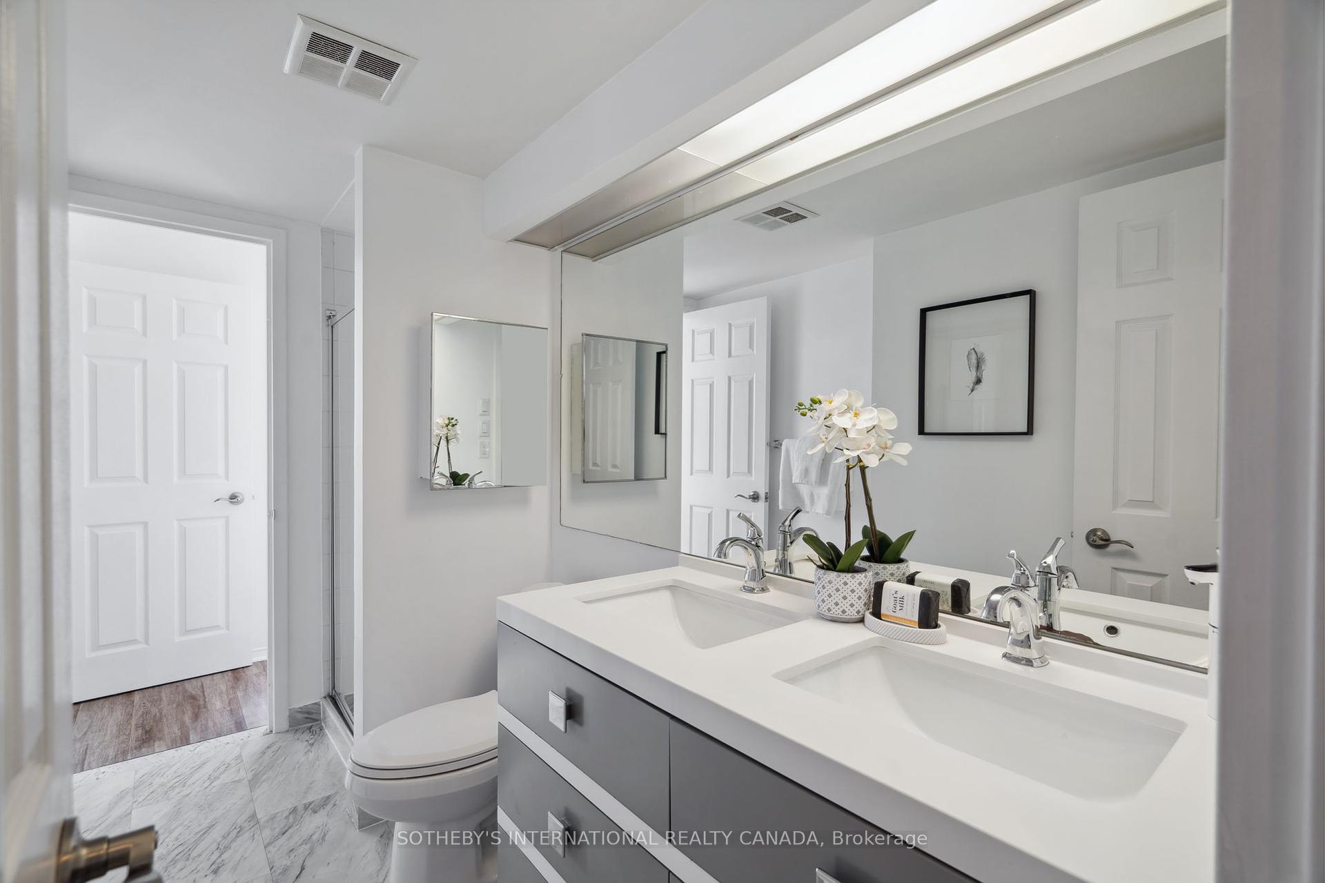 99 Harbour Square 3212