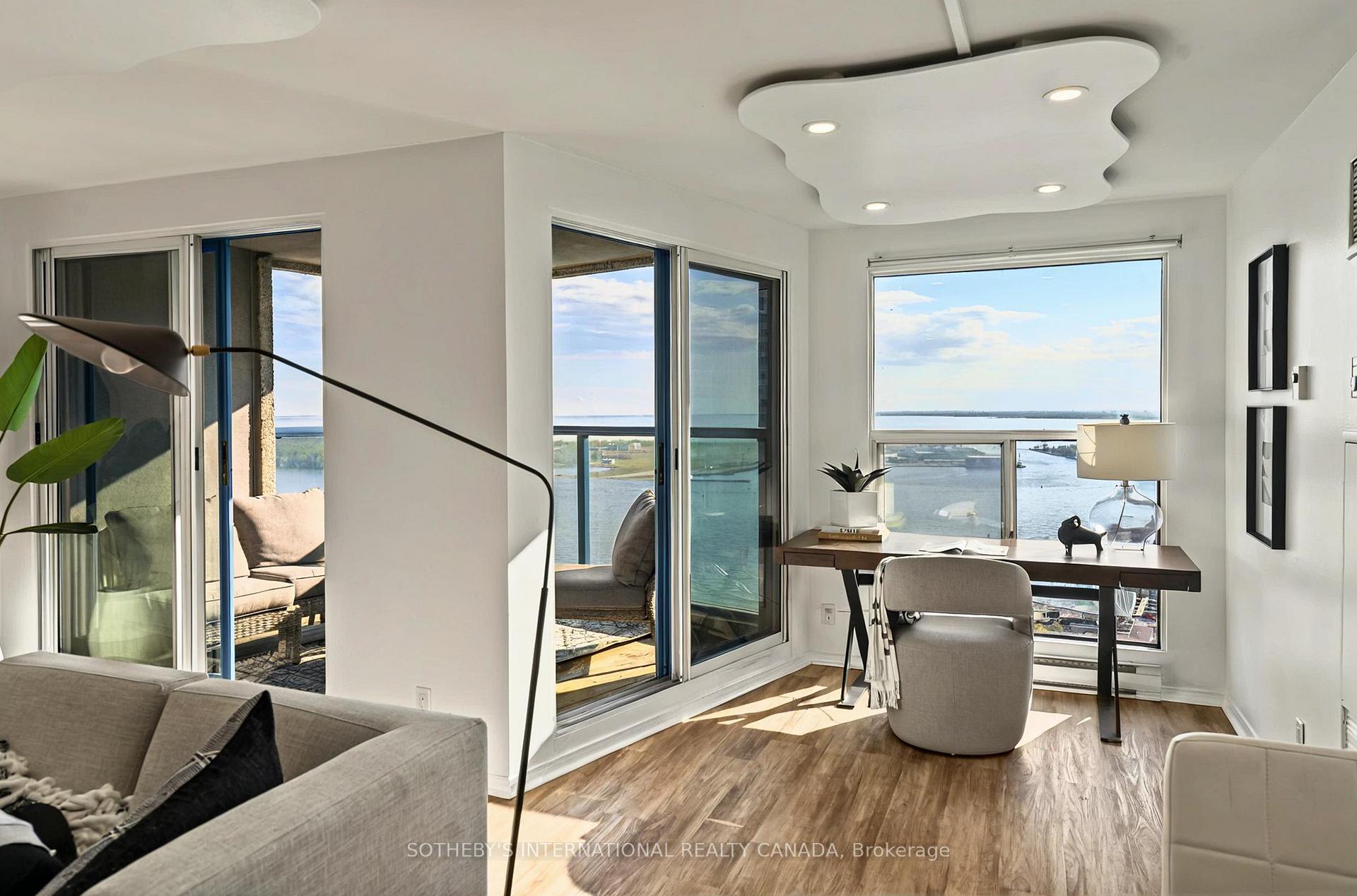 99 Harbour Square 3212