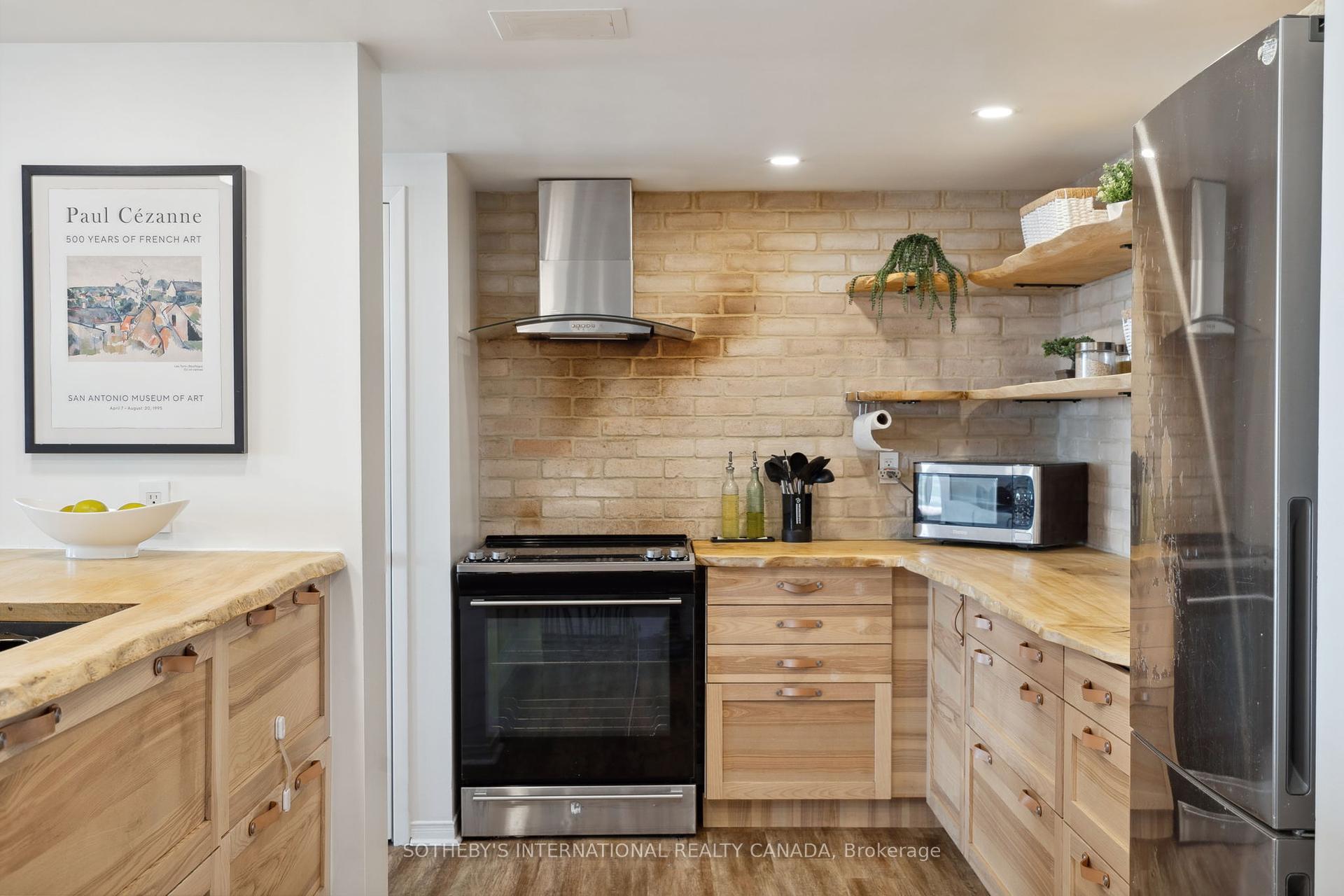 99 Harbour Square 3212