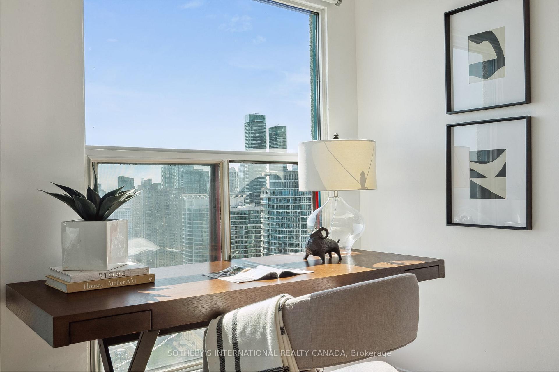 99 Harbour Square 3212