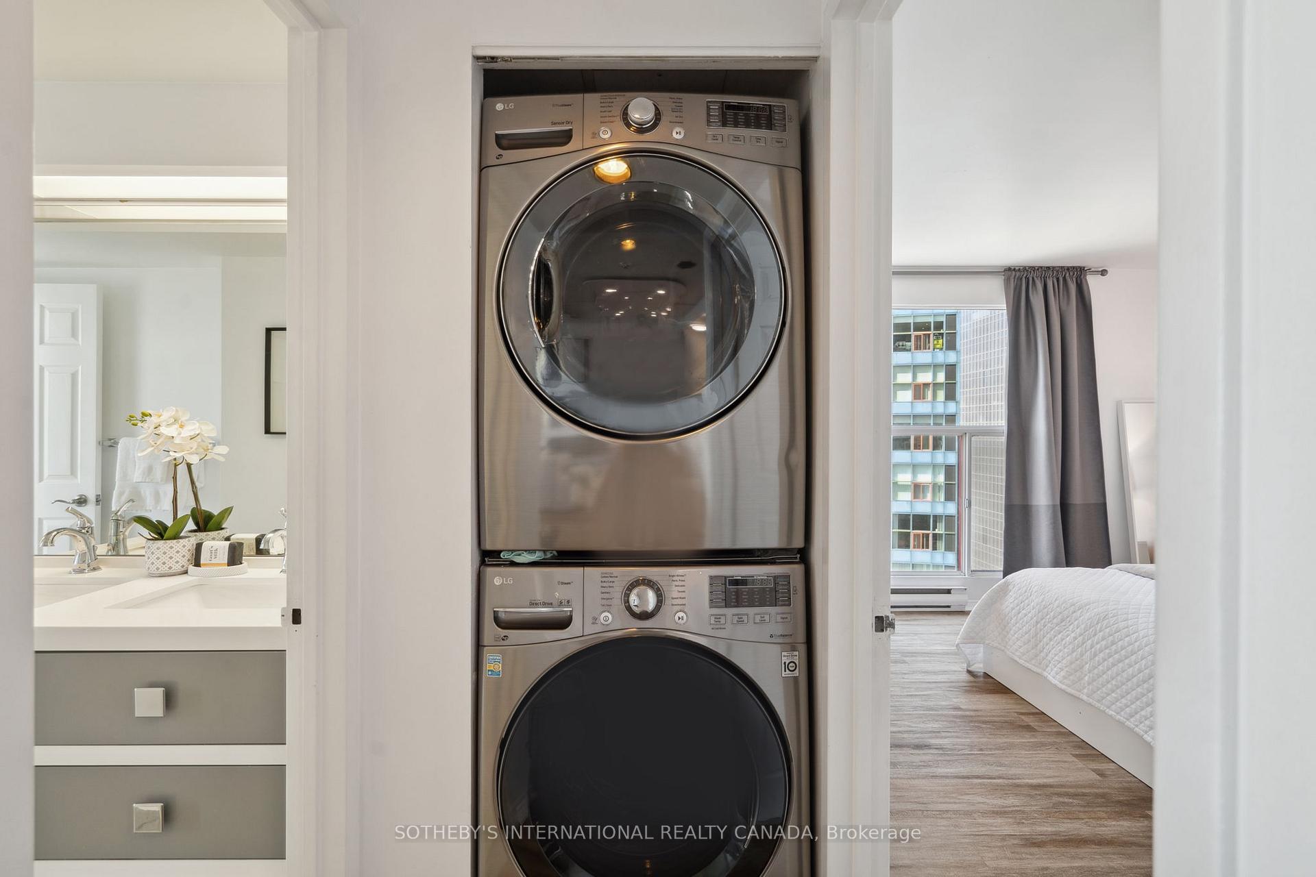 99 Harbour Square 3212