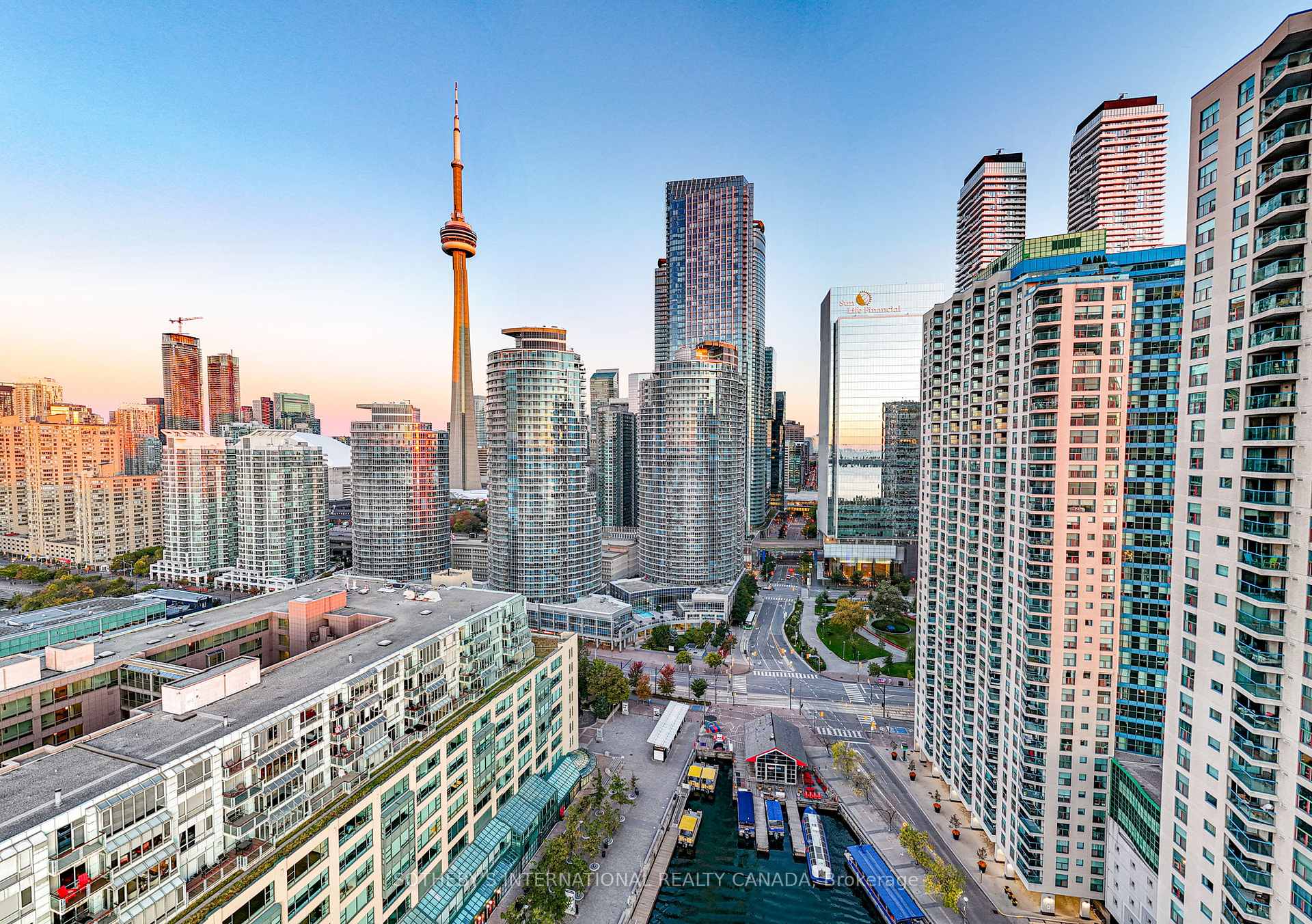 99 Harbour Square 3212