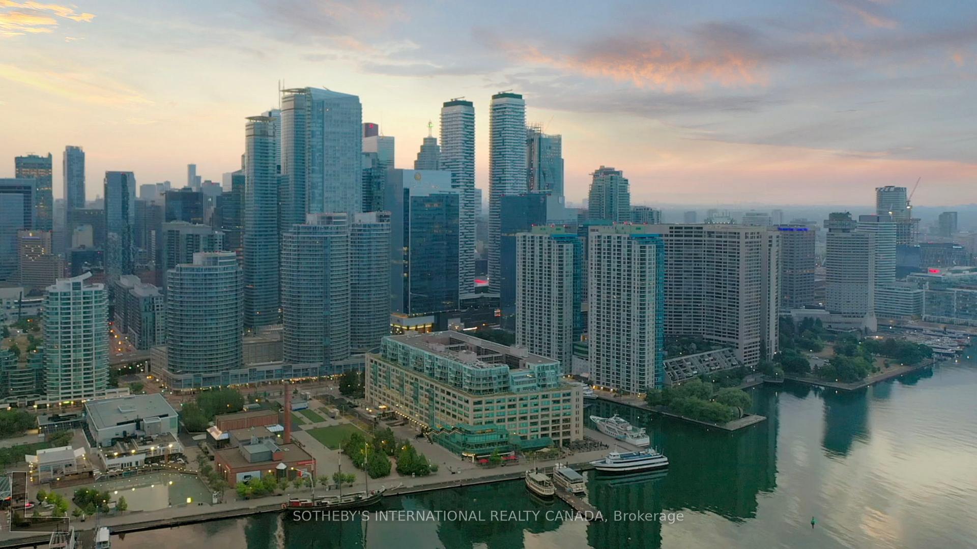 99 Harbour Square 3212