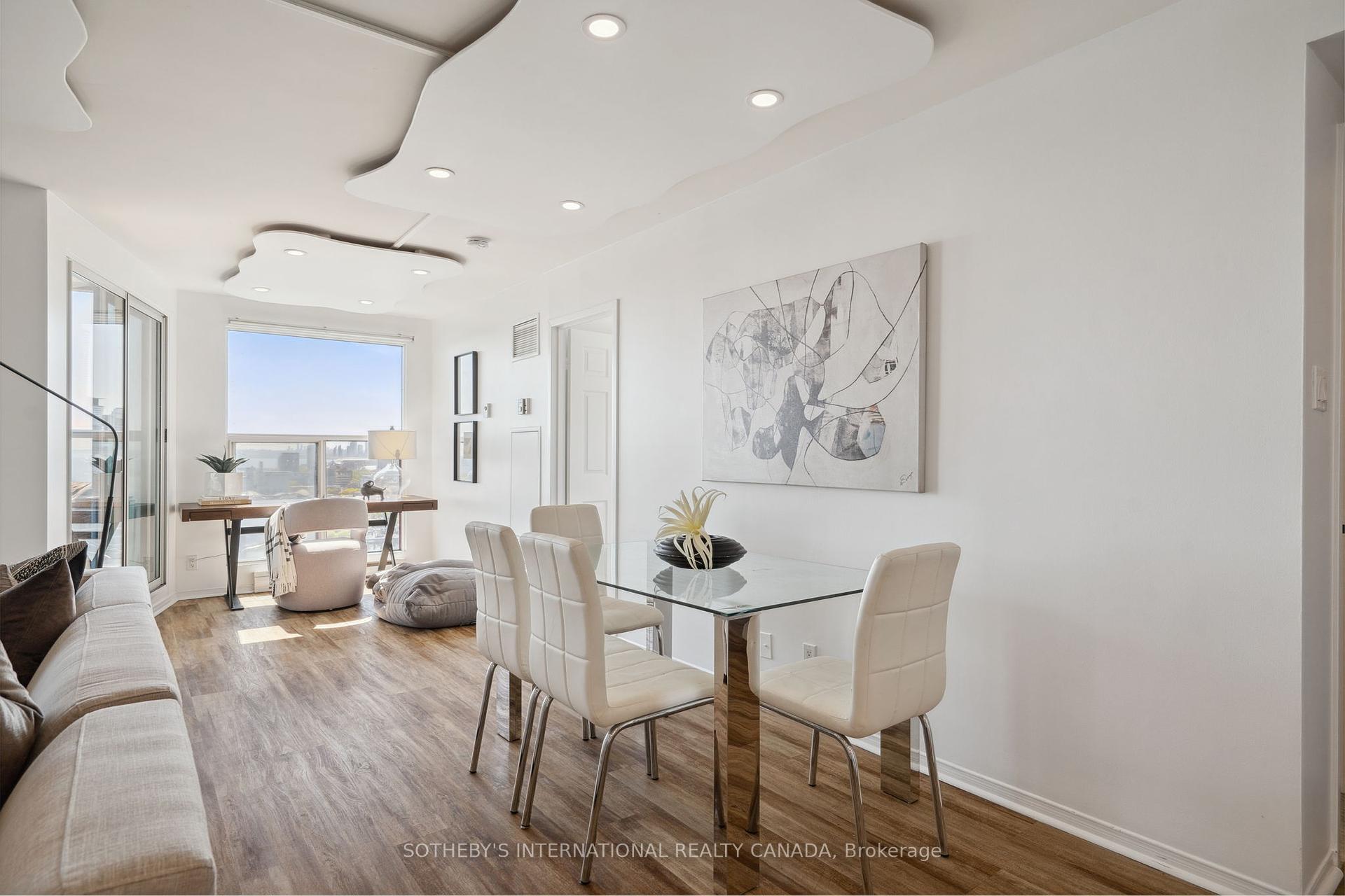 99 Harbour Square 3212