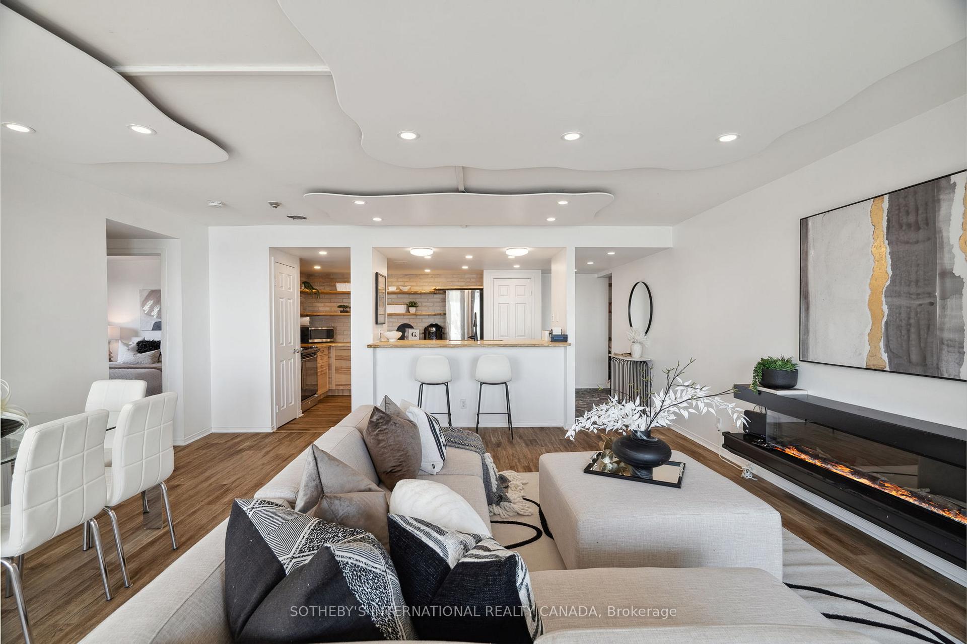 99 Harbour Square 3212