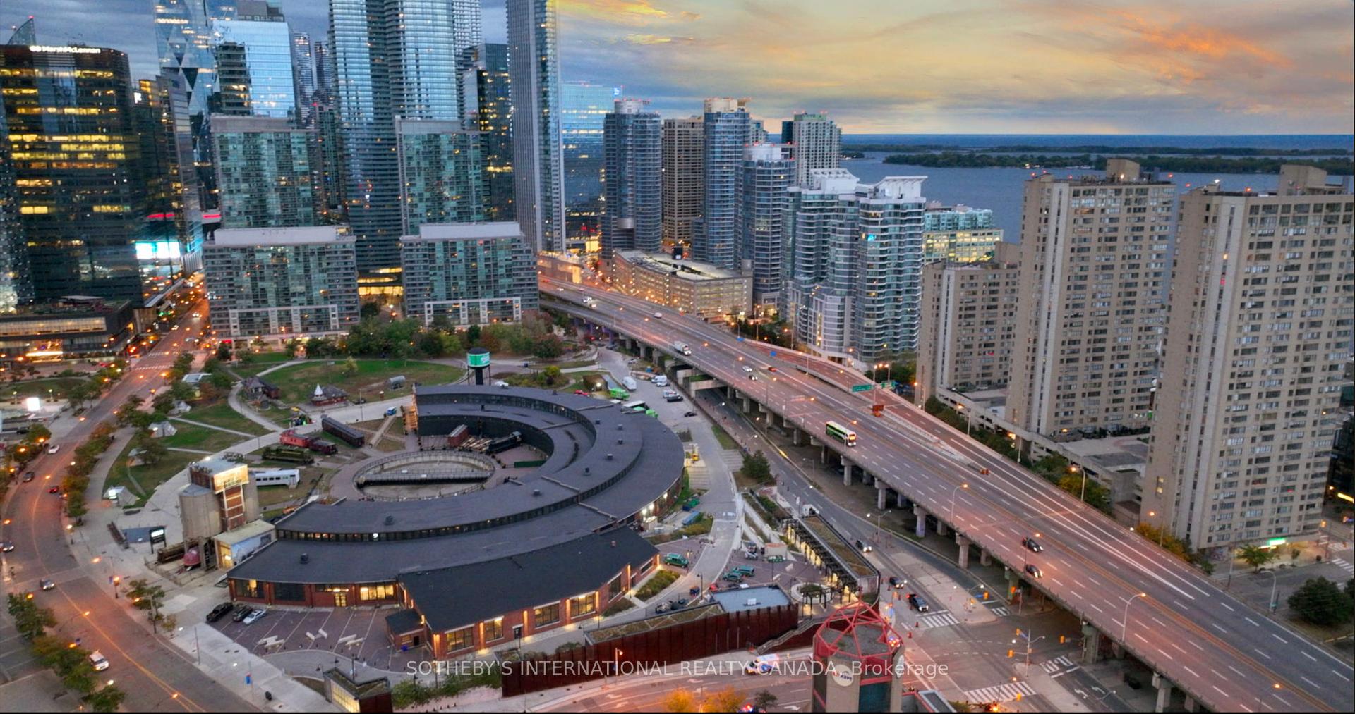 99 Harbour Square 3212