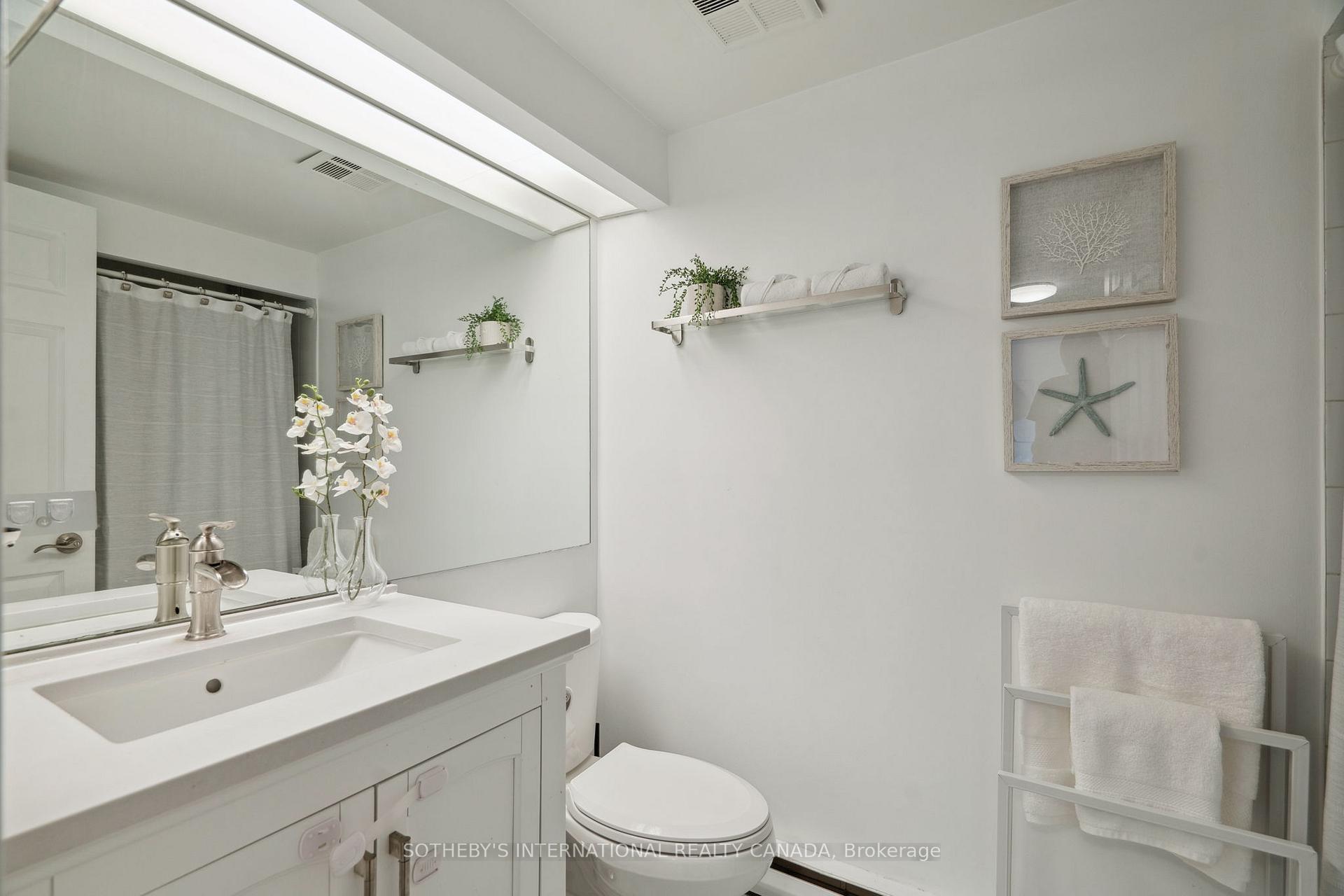 99 Harbour Square 3212