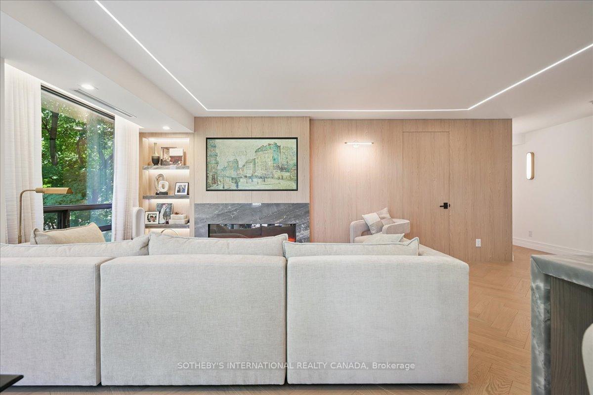 449 Walmer Road 301