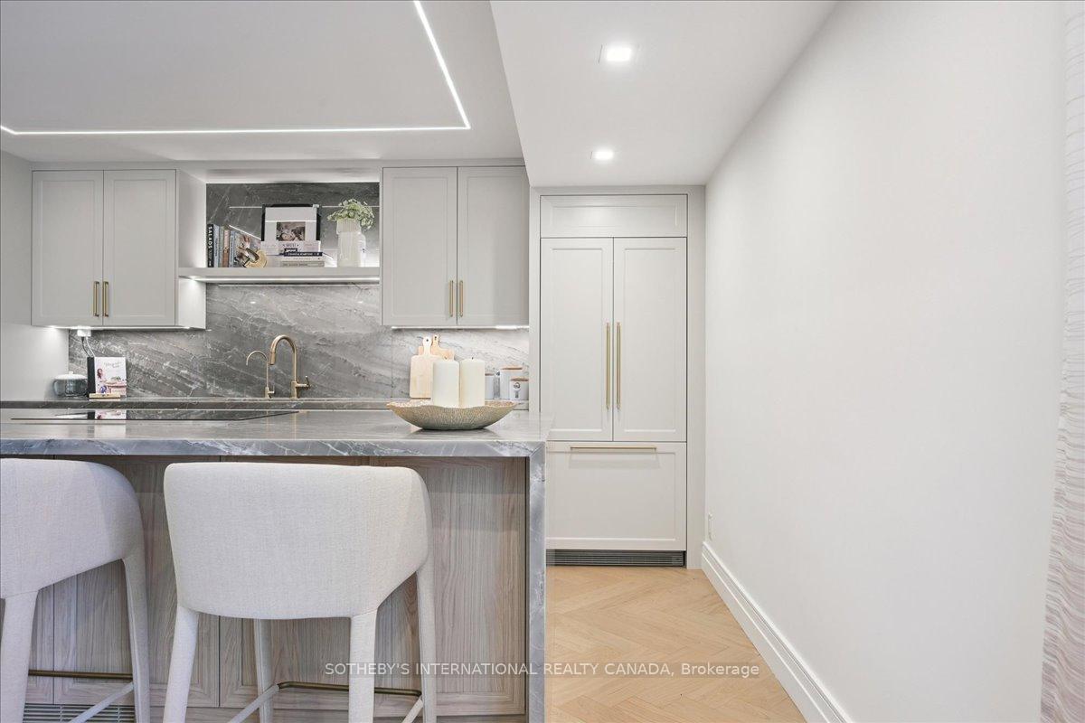 449 Walmer Road 301