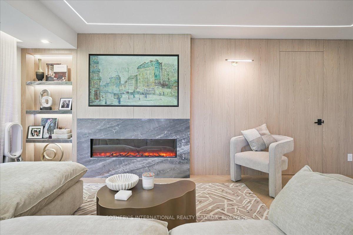 449 Walmer Road 301