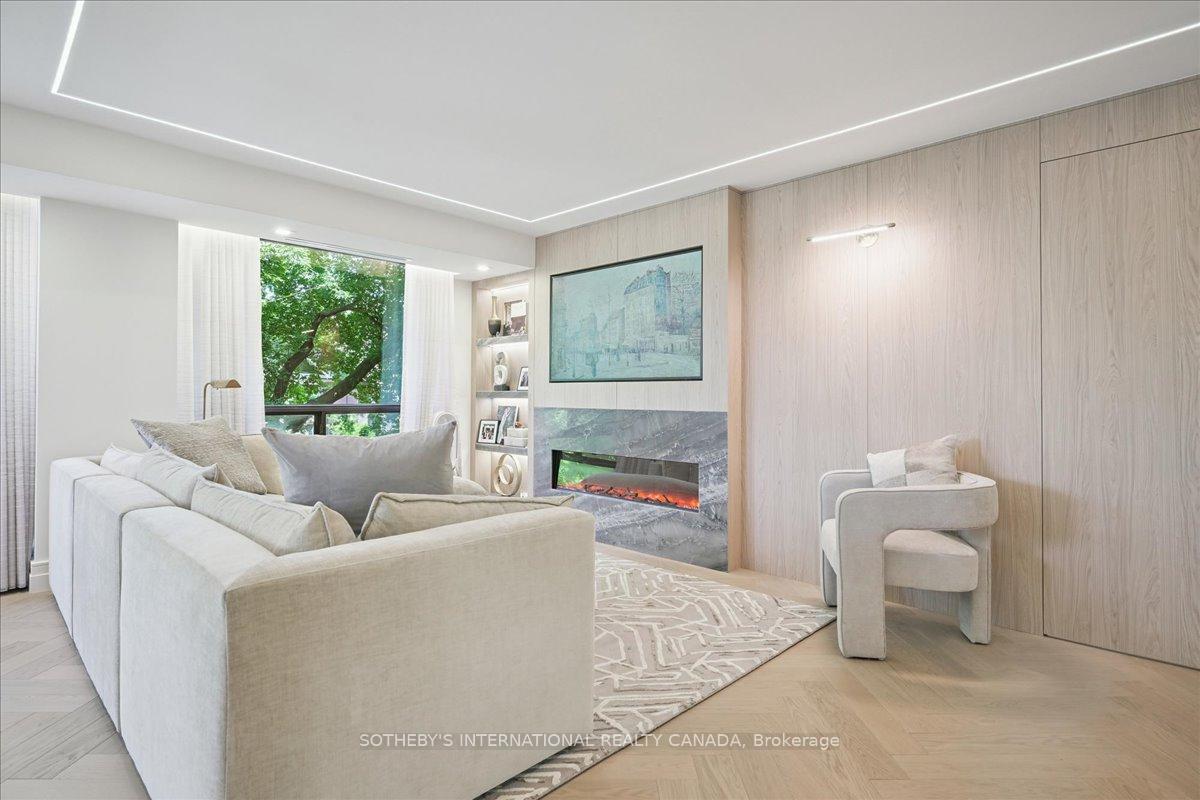 449 Walmer Road 301