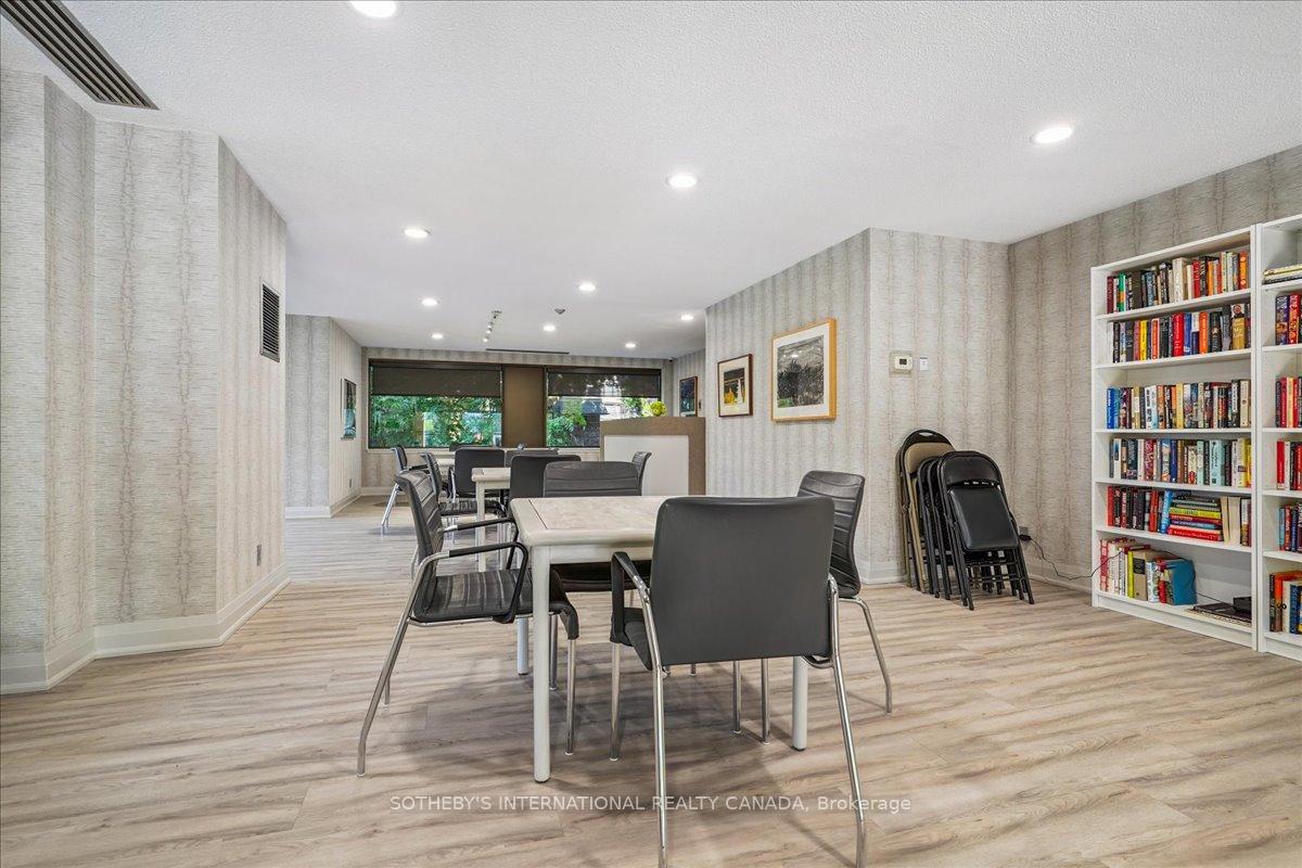449 Walmer Road 301