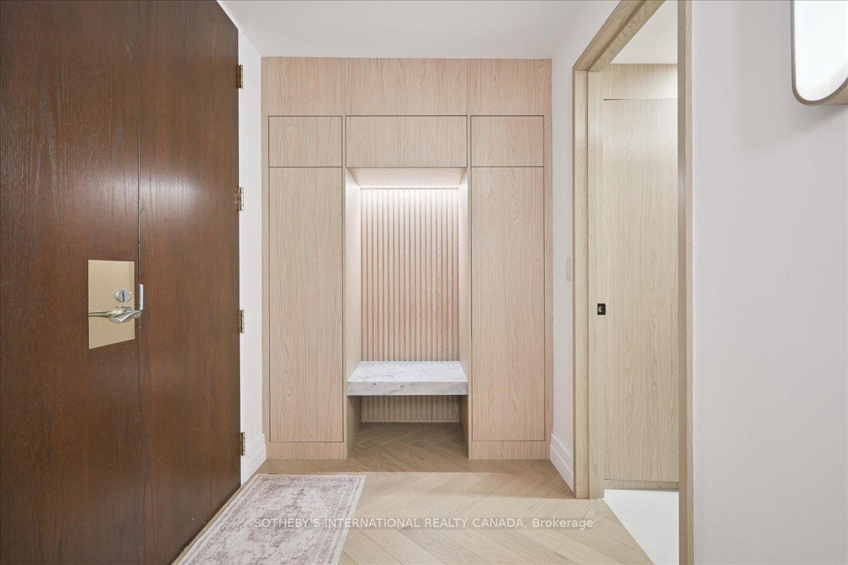 449 Walmer Road 301