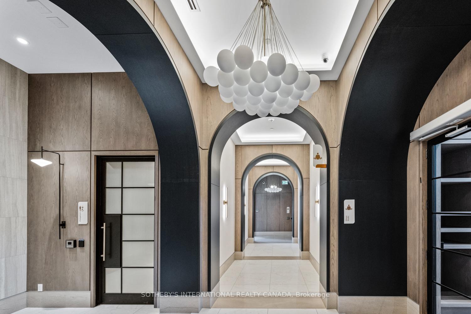 30 Inn on the Park Drive Unit: 1109