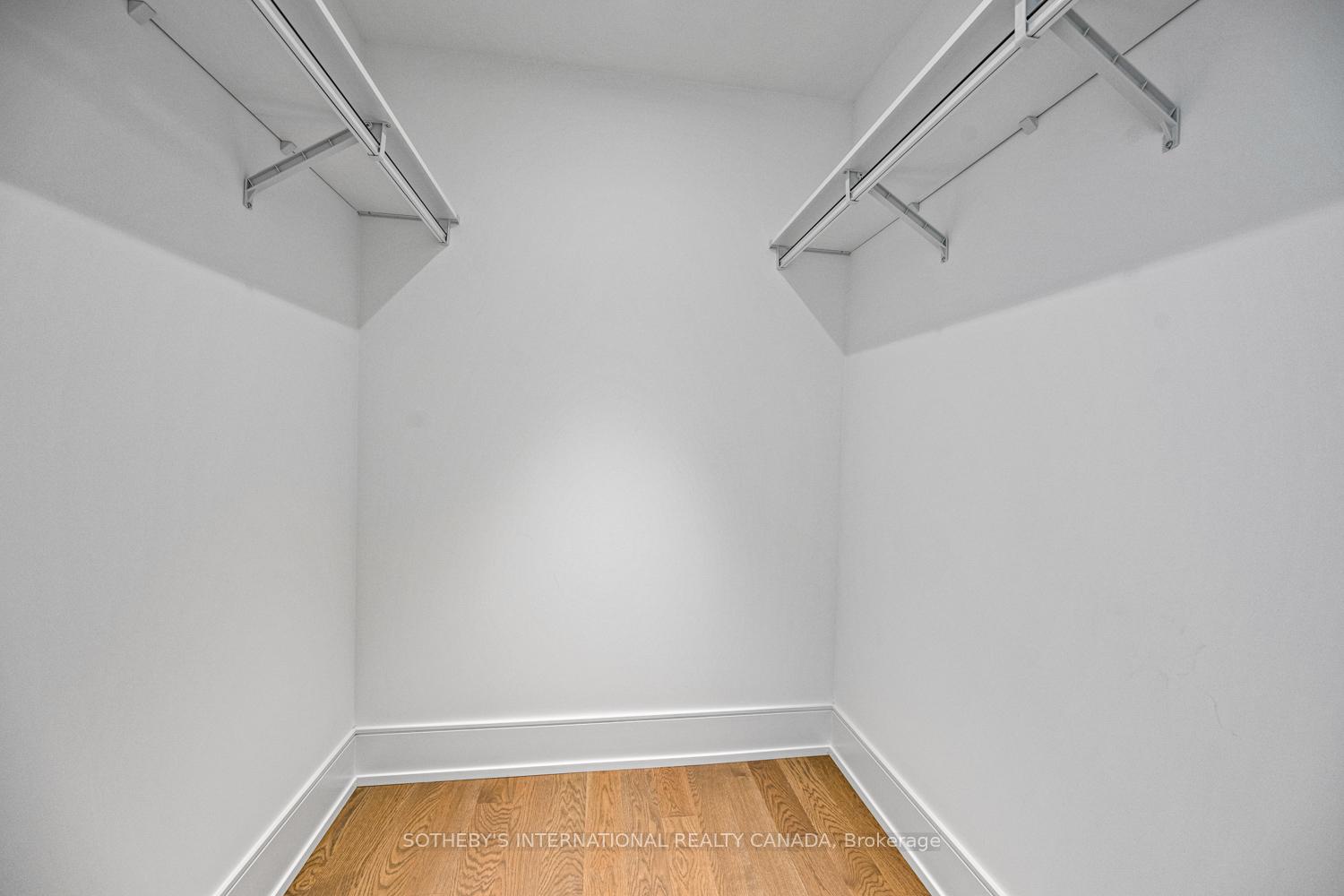 30 Inn on the Park Drive Unit: 1109