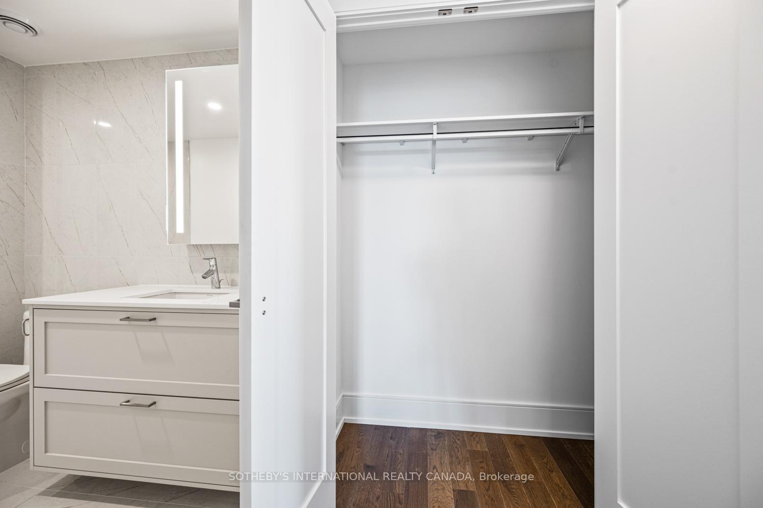 30 Inn on the Park Drive Unit: 1109