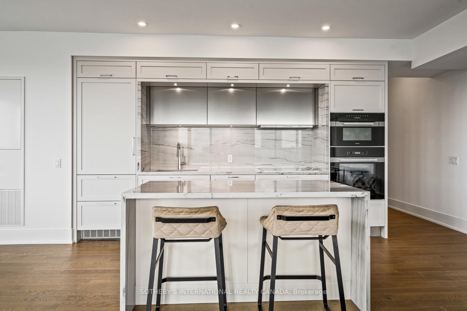 30 Inn on the Park Drive Unit: 1109