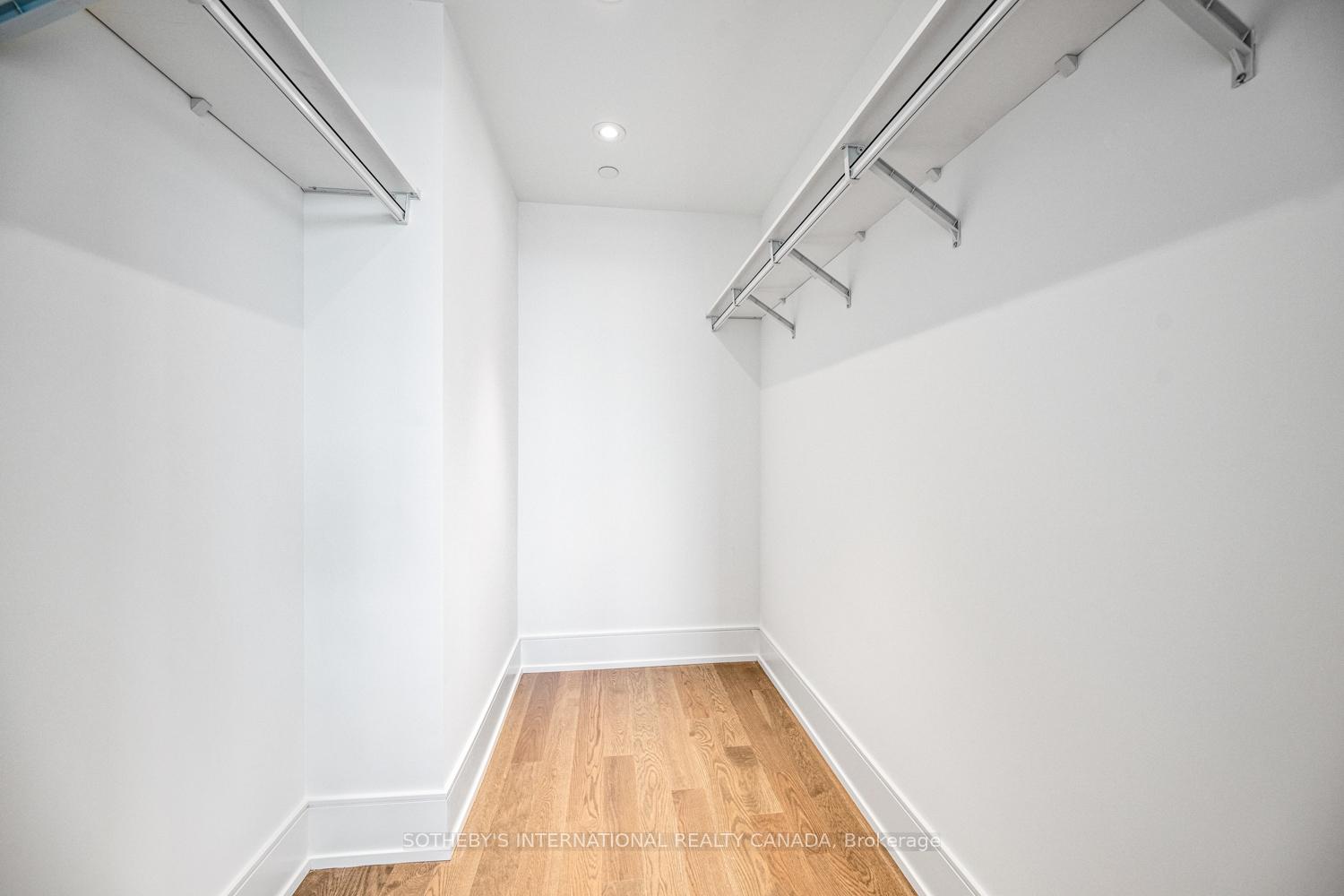 30 Inn on the Park Drive Unit: 1109