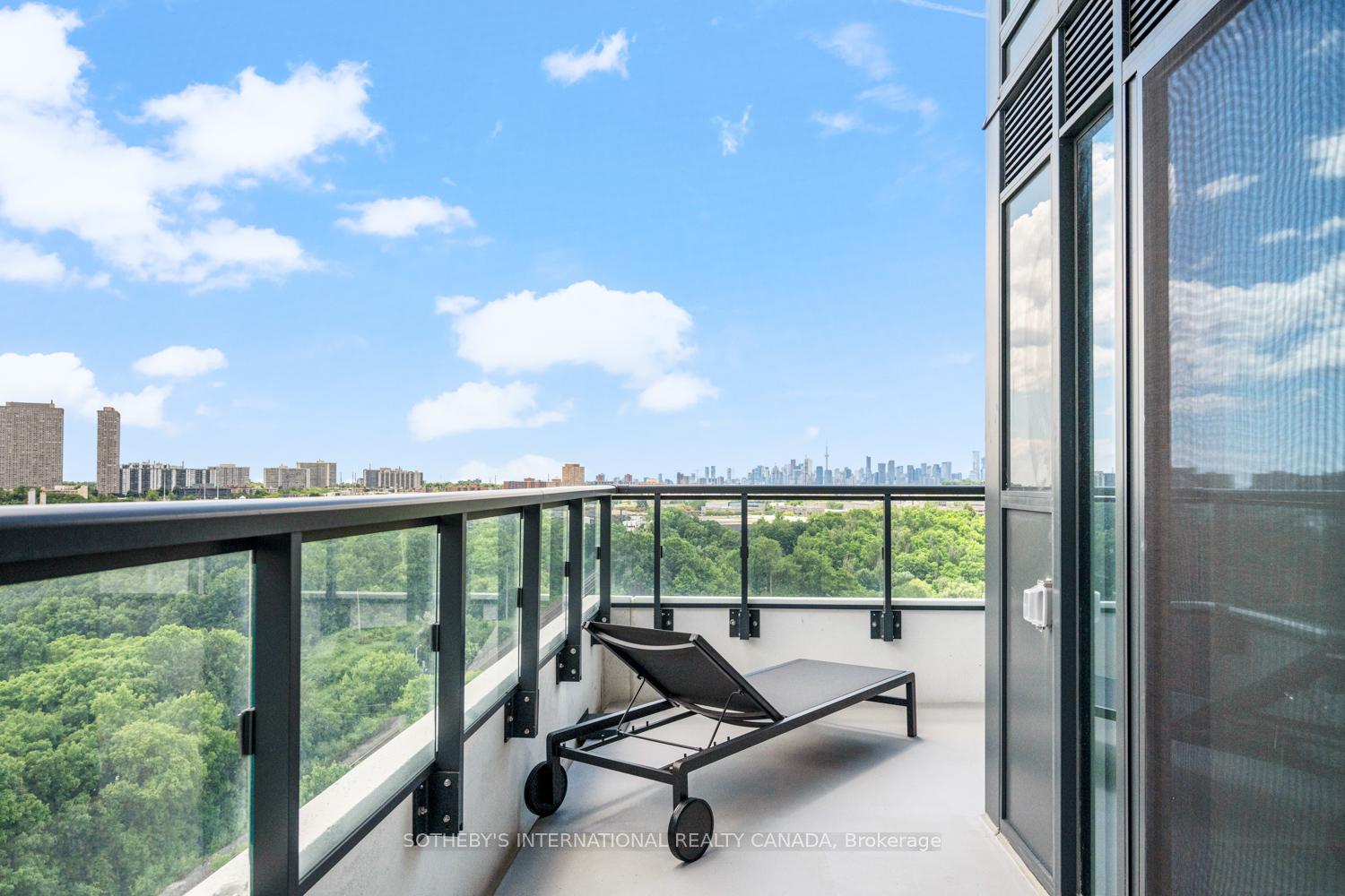 30 Inn on the Park Drive Unit: 1109