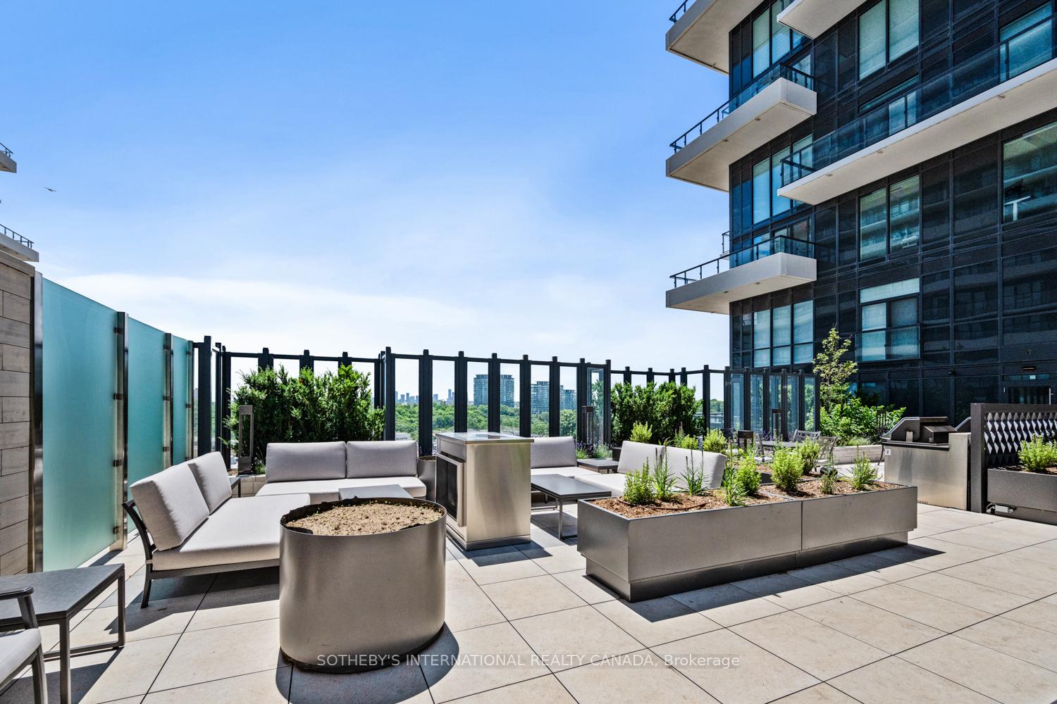 30 Inn on the Park Drive Unit: 1109