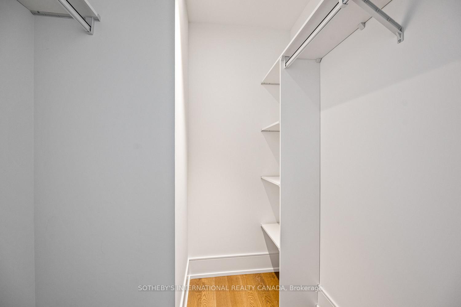 30 Inn on the Park Drive Unit: 1109