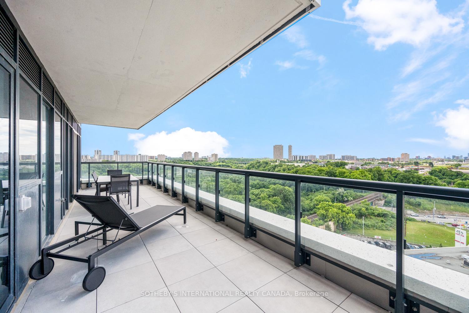 30 Inn on the Park Drive Unit: 1109