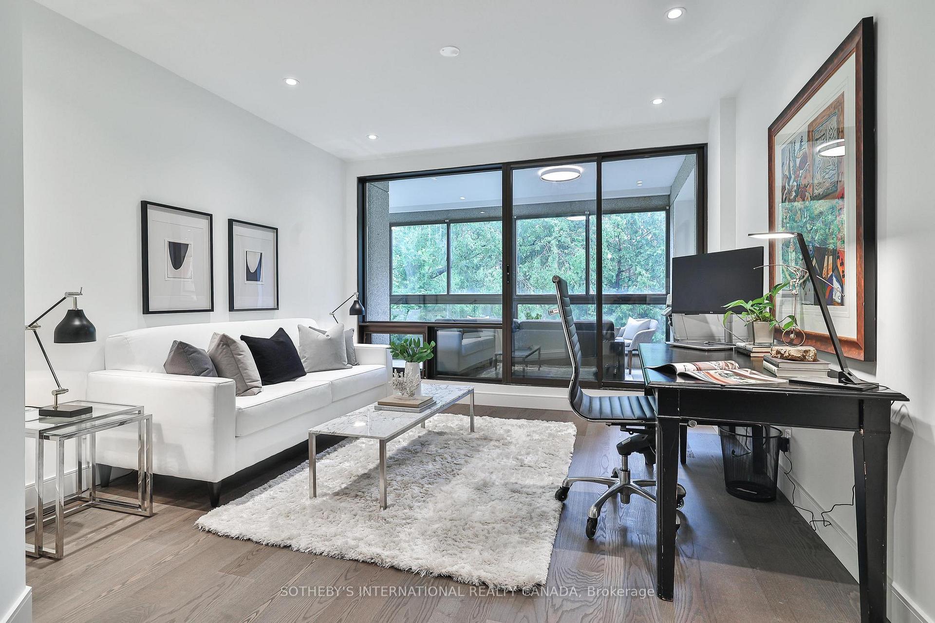 342 Spadina Road 405